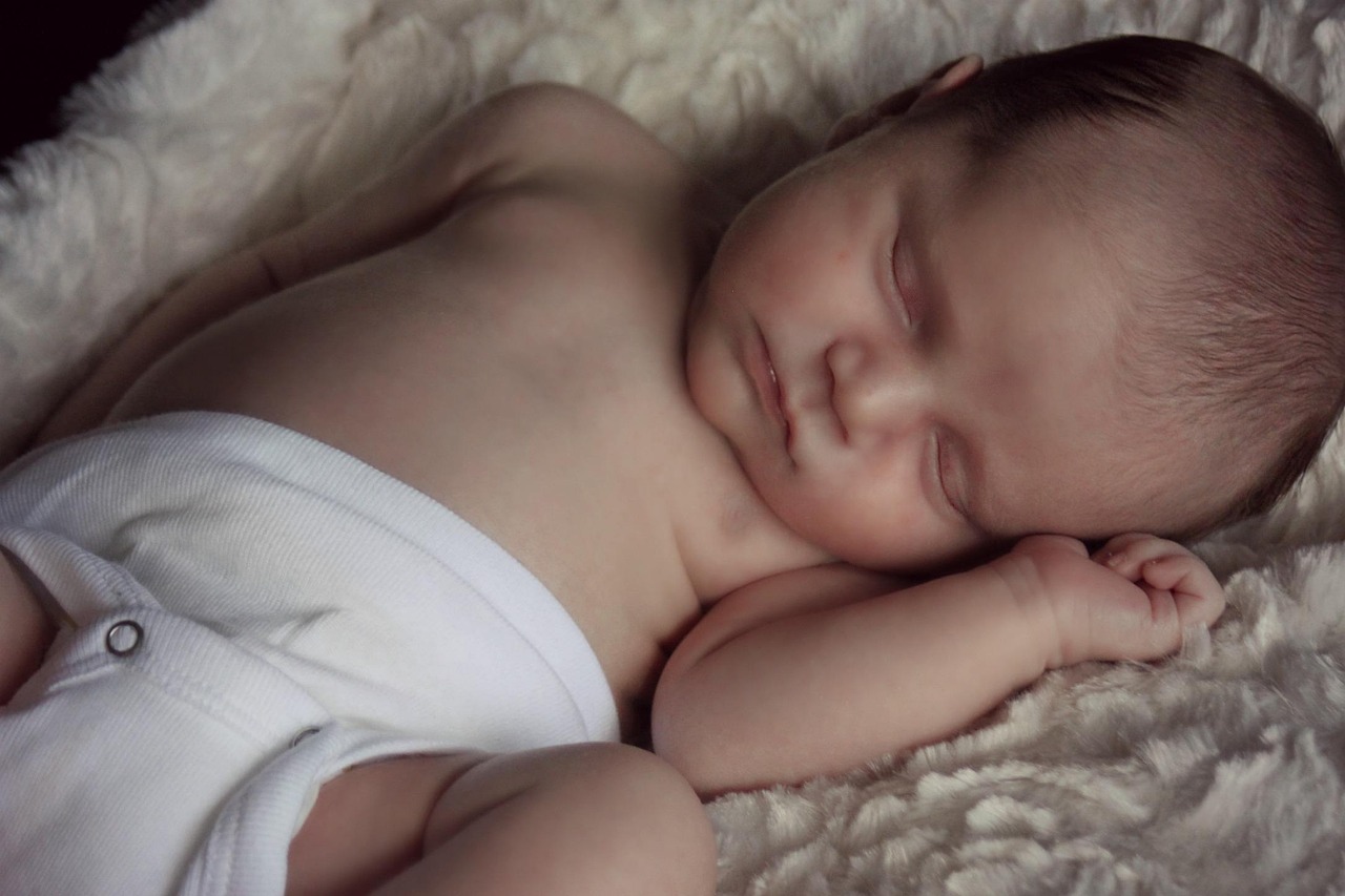 レム睡眠とノンレムの違いを知ることで睡眠の質は向上する？