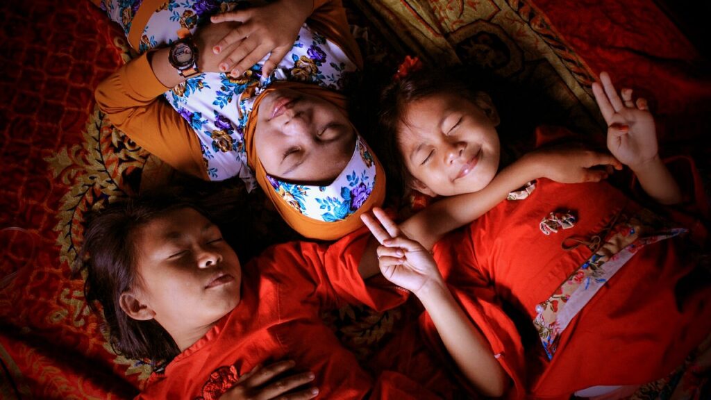 スマホが睡眠に与える影響とその対策は？