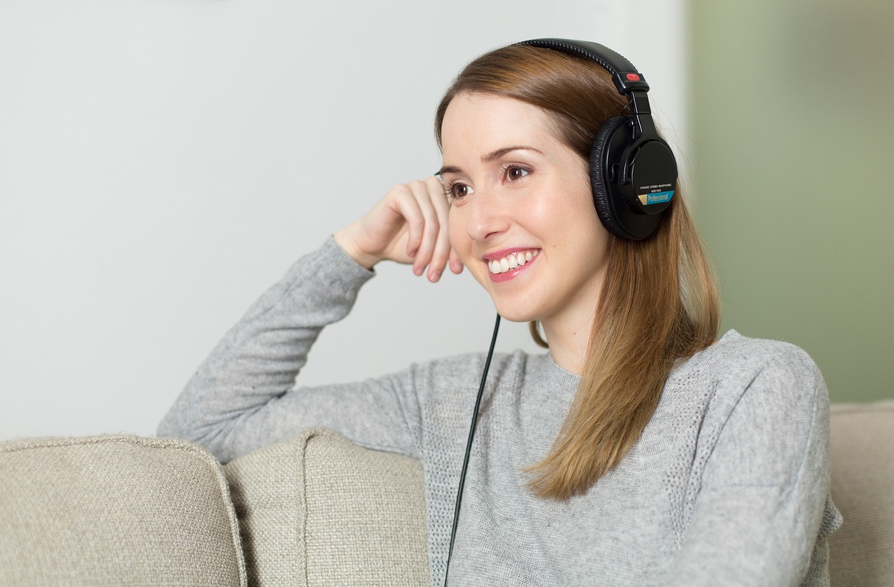 寝る前に聴く音楽でリラックスする方法は？