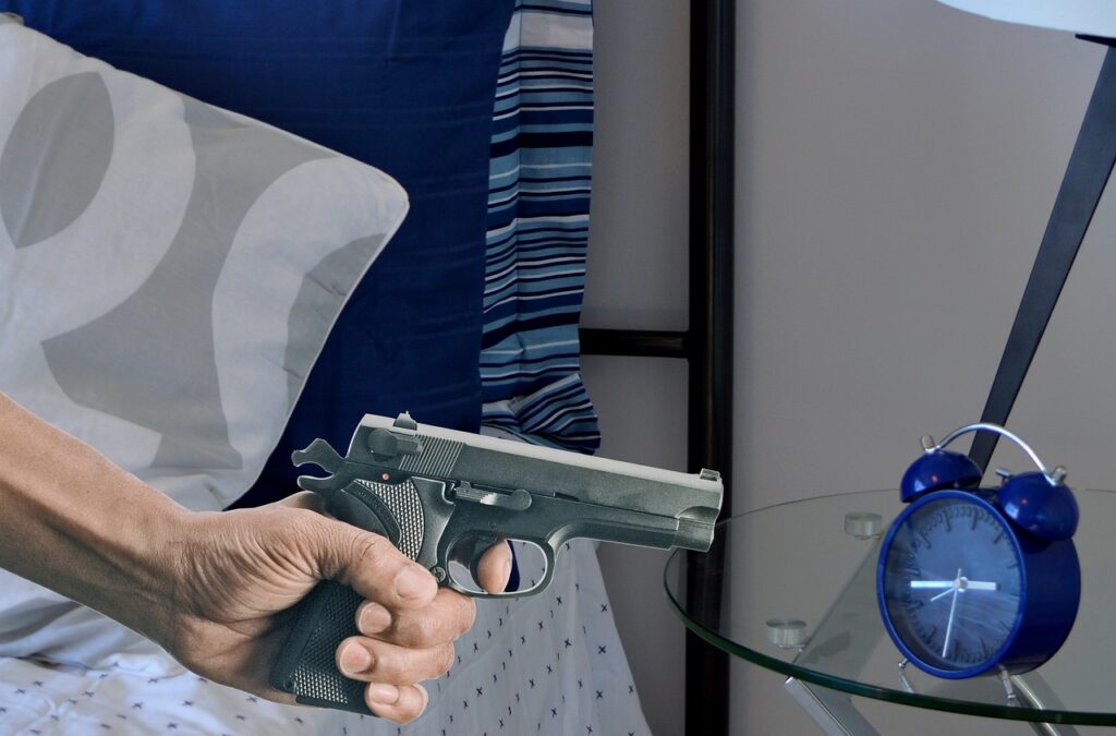 朝スッキリ起きるための効果的な方法は？